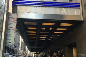 Warwick Valley Meistersingers open for Radio City Rockettes