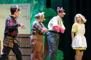 WVHS Drama Club performs “Goldilocks and the Three Pigs”