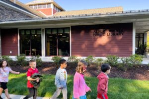 Park Ave kindergarteners visit the local library