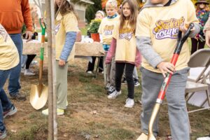 Park Avenue Student Council helps Warwick celebrate 40 years of being a Tree City USA